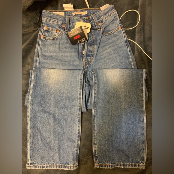 NWT Levis Ribcage Staight Ankle.. - Picture 6 of 6